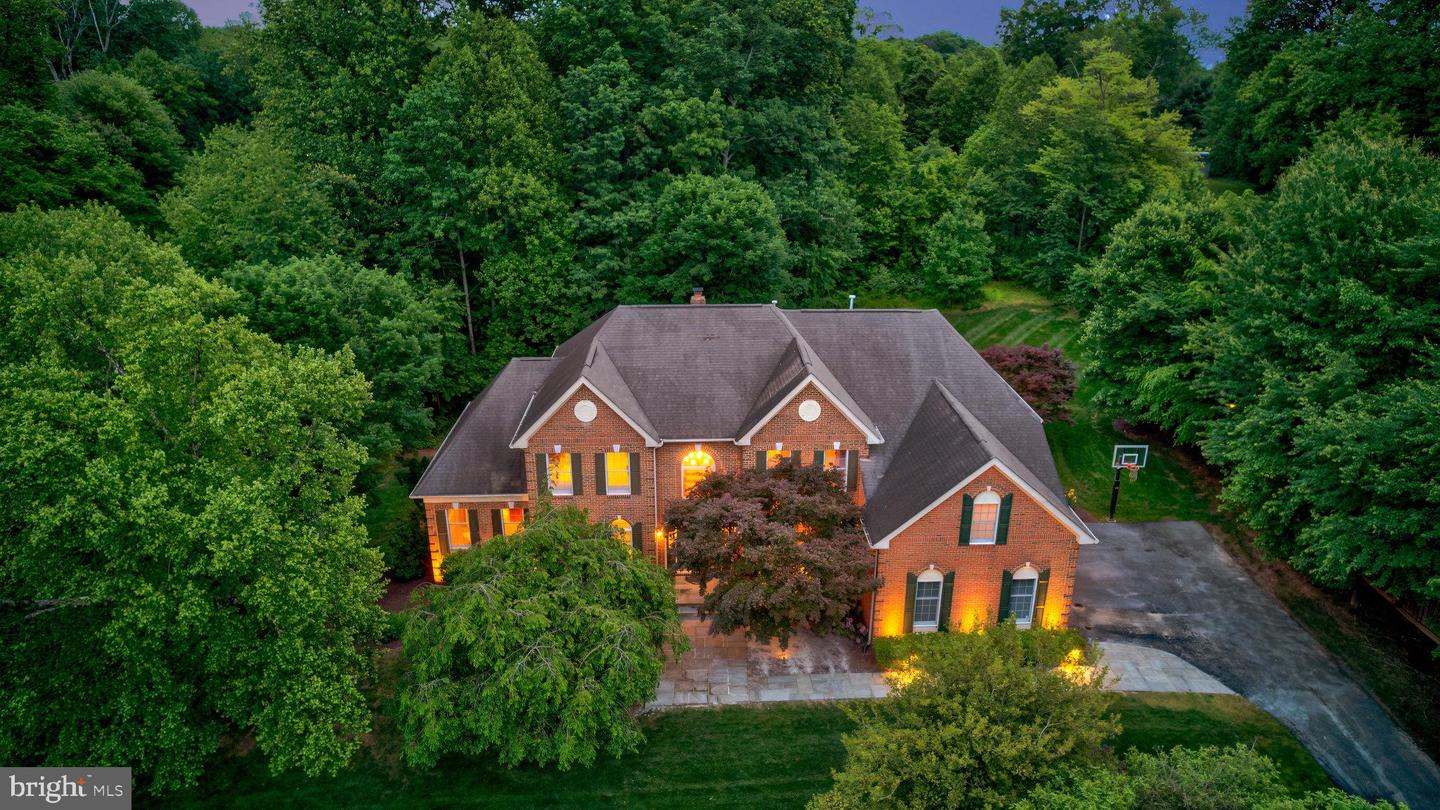 1011 PRESERVE CT, GREAT FALLS, Virginia 22066, 5 Bedrooms Bedrooms, ,5 BathroomsBathrooms,Residential,For sale,1011 PRESERVE CT,VAFX2234180 MLS # VAFX2234180