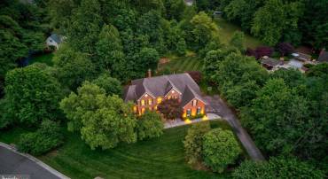 1011 PRESERVE CT, GREAT FALLS, Virginia 22066, 5 Bedrooms Bedrooms, ,5 BathroomsBathrooms,Residential,For sale,1011 PRESERVE CT,VAFX2234180 MLS # VAFX2234180