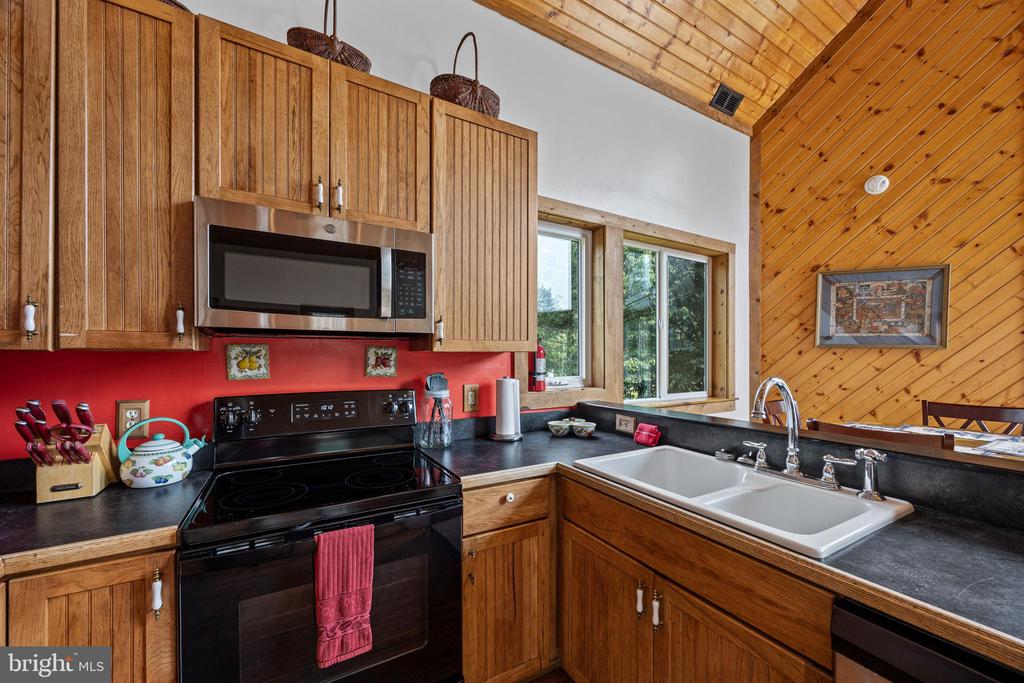 1215 FORT STOVER RD, LURAY, Virginia 22835, 4 Bedrooms Bedrooms, ,3 BathroomsBathrooms,Residential,1215 FORT STOVER RD,VAPA2005036 MLS # VAPA2005036