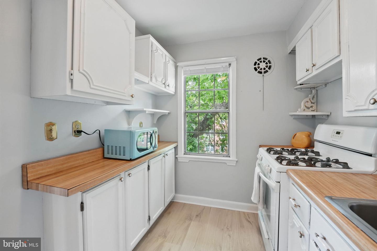 6618 BOULEVARD VW #C1, ALEXANDRIA, Virginia 22307, 2 Bedrooms Bedrooms, ,1 BathroomBathrooms,Residential,For sale,6618 BOULEVARD VW #C1,VAFX2237830 MLS # VAFX2237830