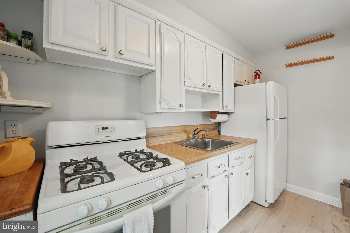 6618 BOULEVARD VW #C1, ALEXANDRIA, Virginia 22307, 2 Bedrooms Bedrooms, ,1 BathroomBathrooms,Residential,For sale,6618 BOULEVARD VW #C1,VAFX2237830 MLS # VAFX2237830