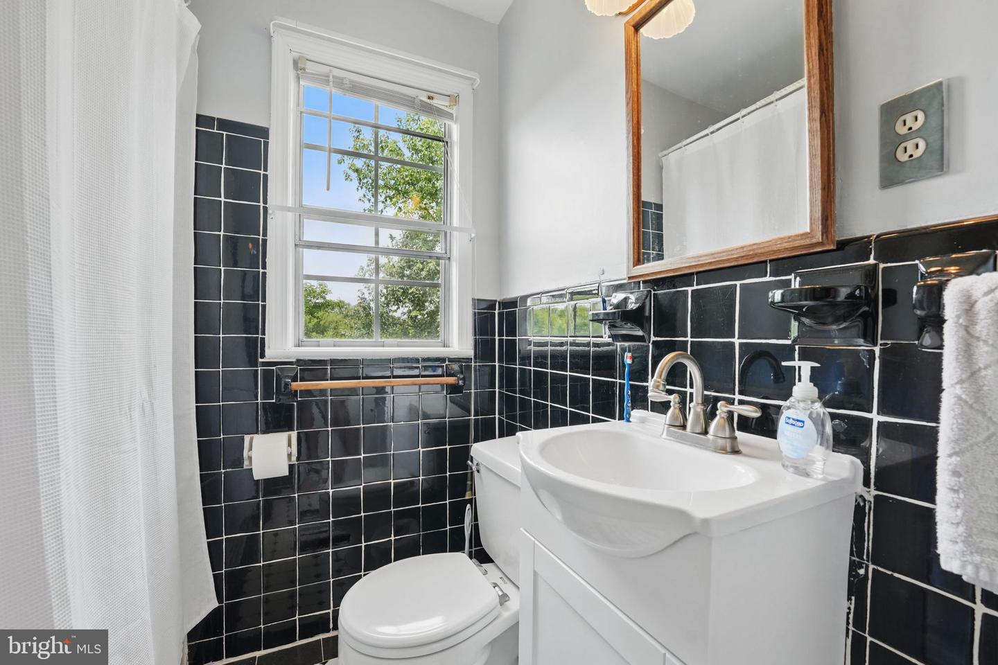 6618 BOULEVARD VW #C1, ALEXANDRIA, Virginia 22307, 2 Bedrooms Bedrooms, ,1 BathroomBathrooms,Residential,For sale,6618 BOULEVARD VW #C1,VAFX2237830 MLS # VAFX2237830