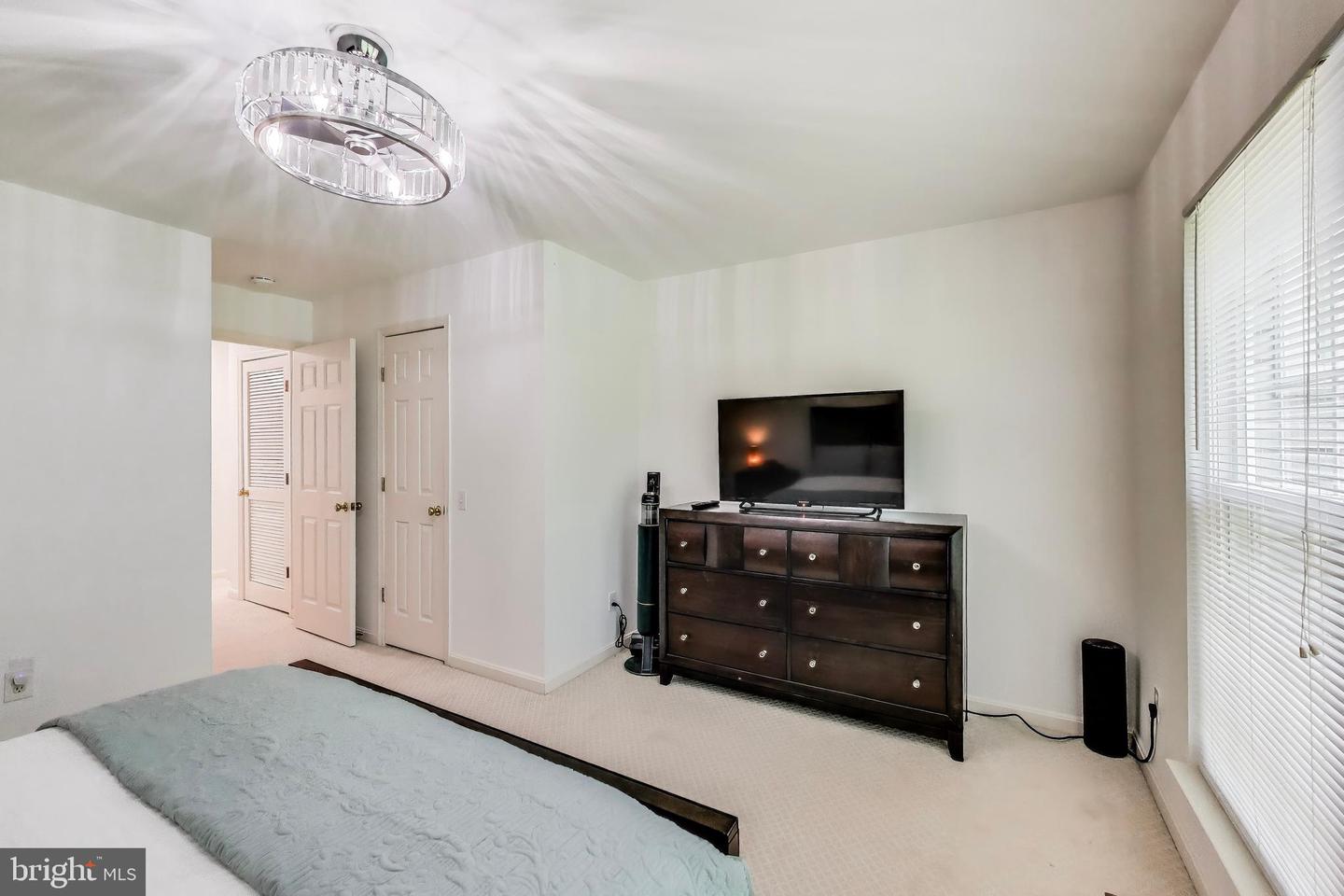 5922 TERRAPIN PL #5922, ALEXANDRIA, Virginia 22310, 2 Bedrooms Bedrooms, ,2 BathroomsBathrooms,Residential,For sale,5922 TERRAPIN PL #5922,VAFX2238080 MLS # VAFX2238080