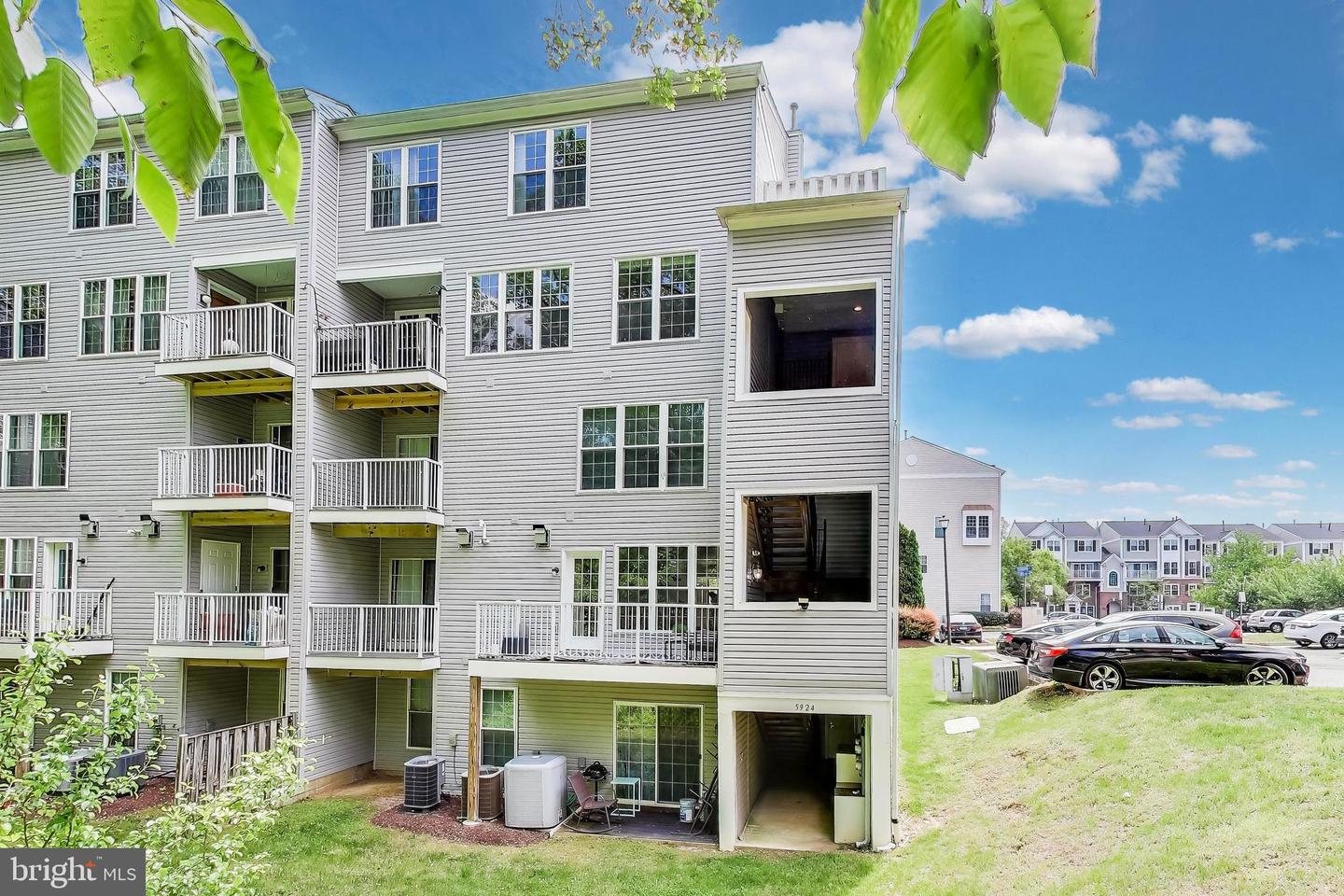 5922 TERRAPIN PL #5922, ALEXANDRIA, Virginia 22310, 2 Bedrooms Bedrooms, ,2 BathroomsBathrooms,Residential,For sale,5922 TERRAPIN PL #5922,VAFX2238080 MLS # VAFX2238080