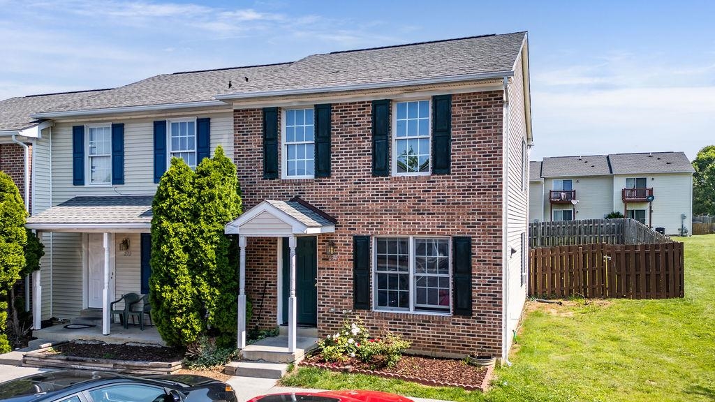 234 COMMERCE DR, HARRISONBURG, Virginia 22801, 3 Bedrooms Bedrooms, ,2 BathroomsBathrooms,Residential,234 COMMERCE DR,665882 MLS # 665882