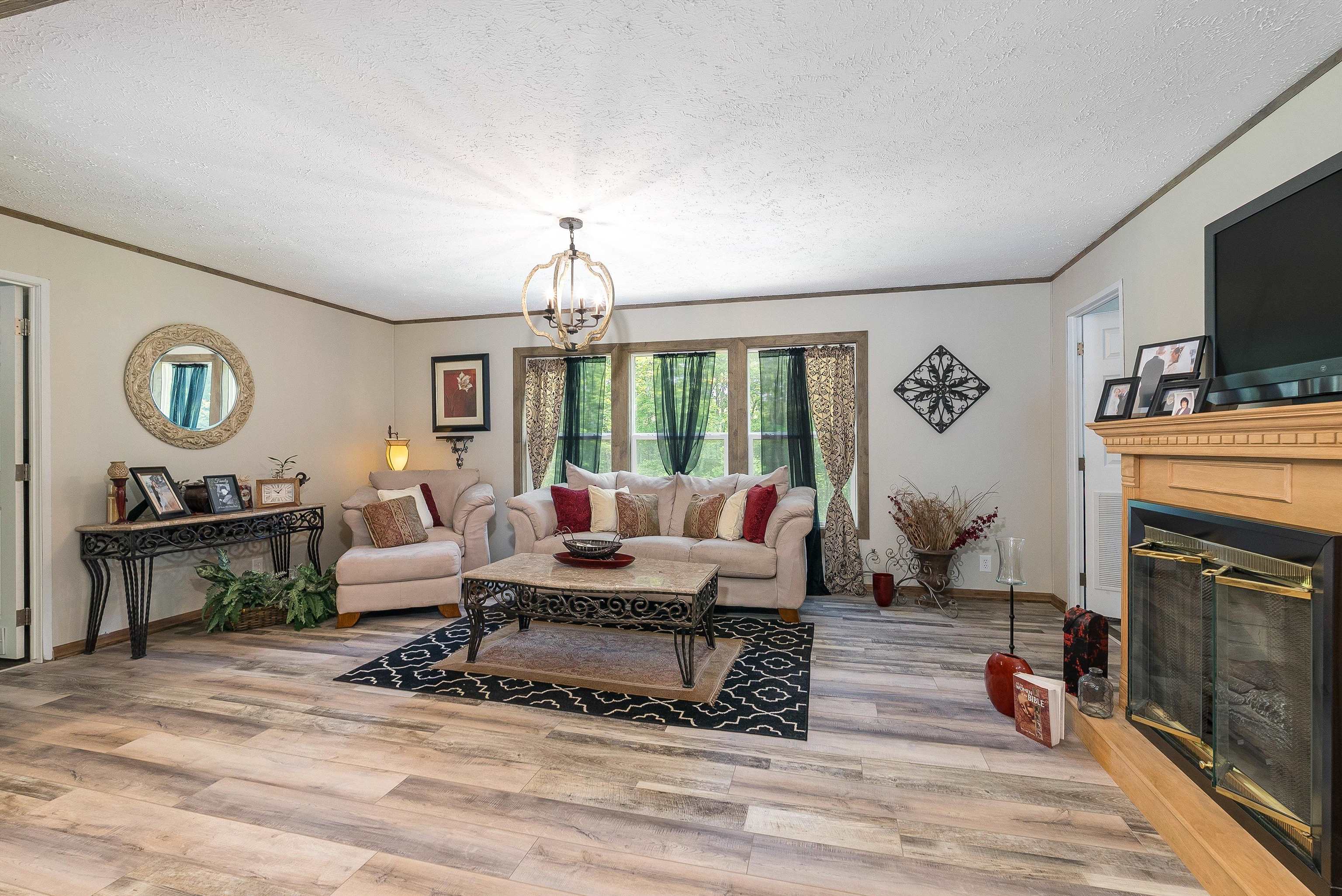 2749 E LEE HWY, NEW MARKET, Virginia 22844, 4 Bedrooms Bedrooms, ,2 BathroomsBathrooms,Residential,2749 E LEE HWY,665884 MLS # 665884