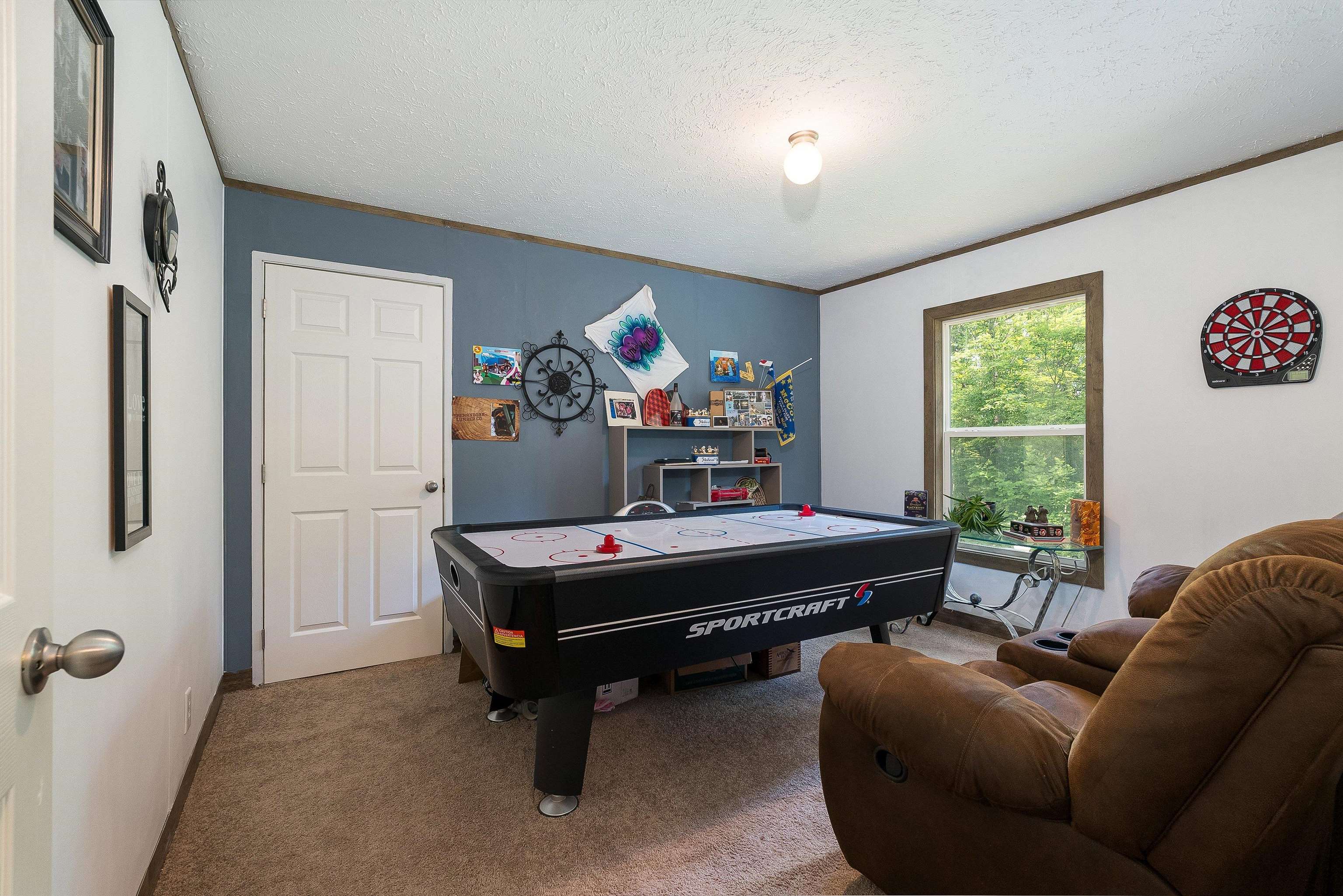 2749 E LEE HWY, NEW MARKET, Virginia 22844, 4 Bedrooms Bedrooms, ,2 BathroomsBathrooms,Residential,2749 E LEE HWY,665884 MLS # 665884