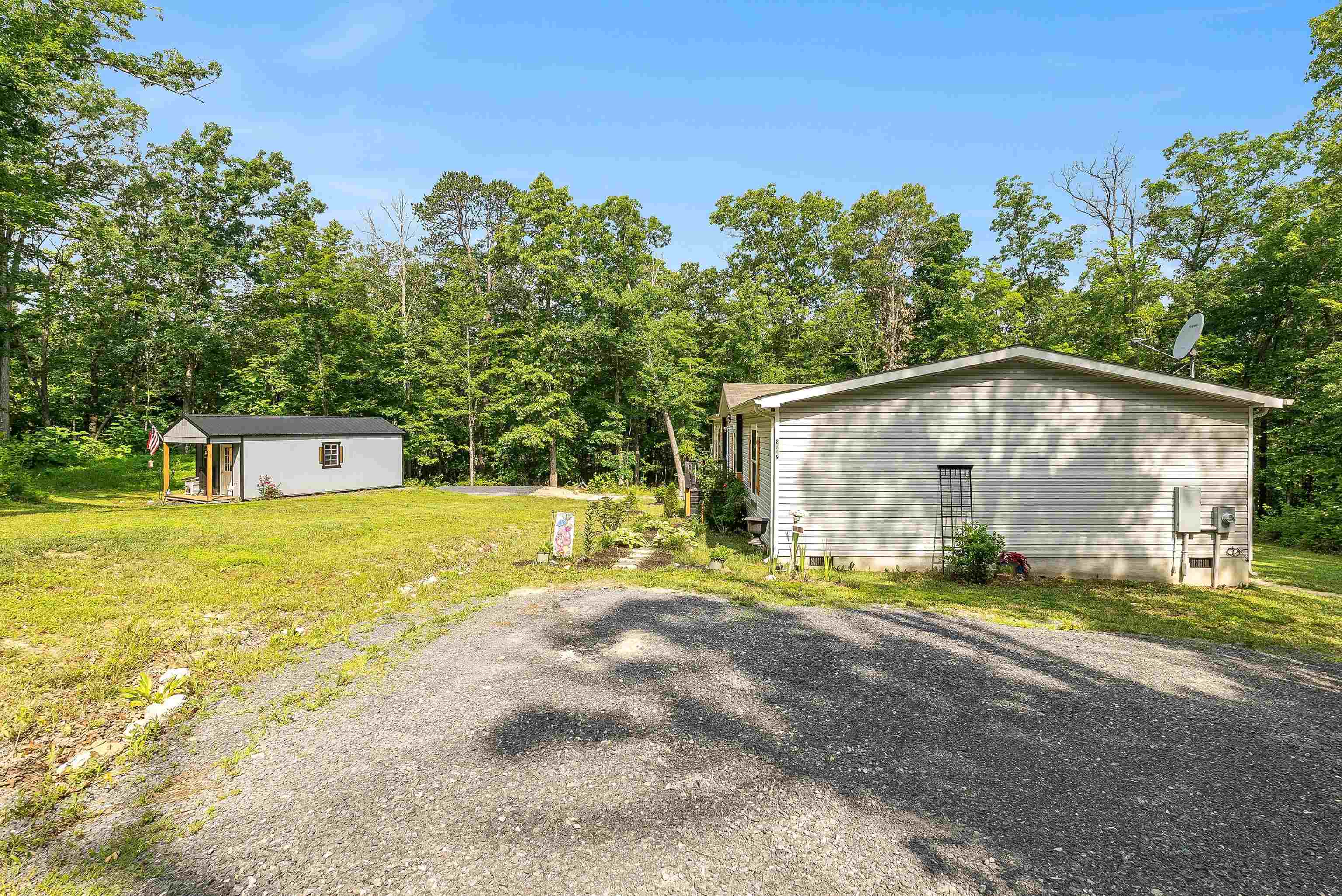 2749 E LEE HWY, NEW MARKET, Virginia 22844, 4 Bedrooms Bedrooms, ,2 BathroomsBathrooms,Residential,2749 E LEE HWY,665884 MLS # 665884
