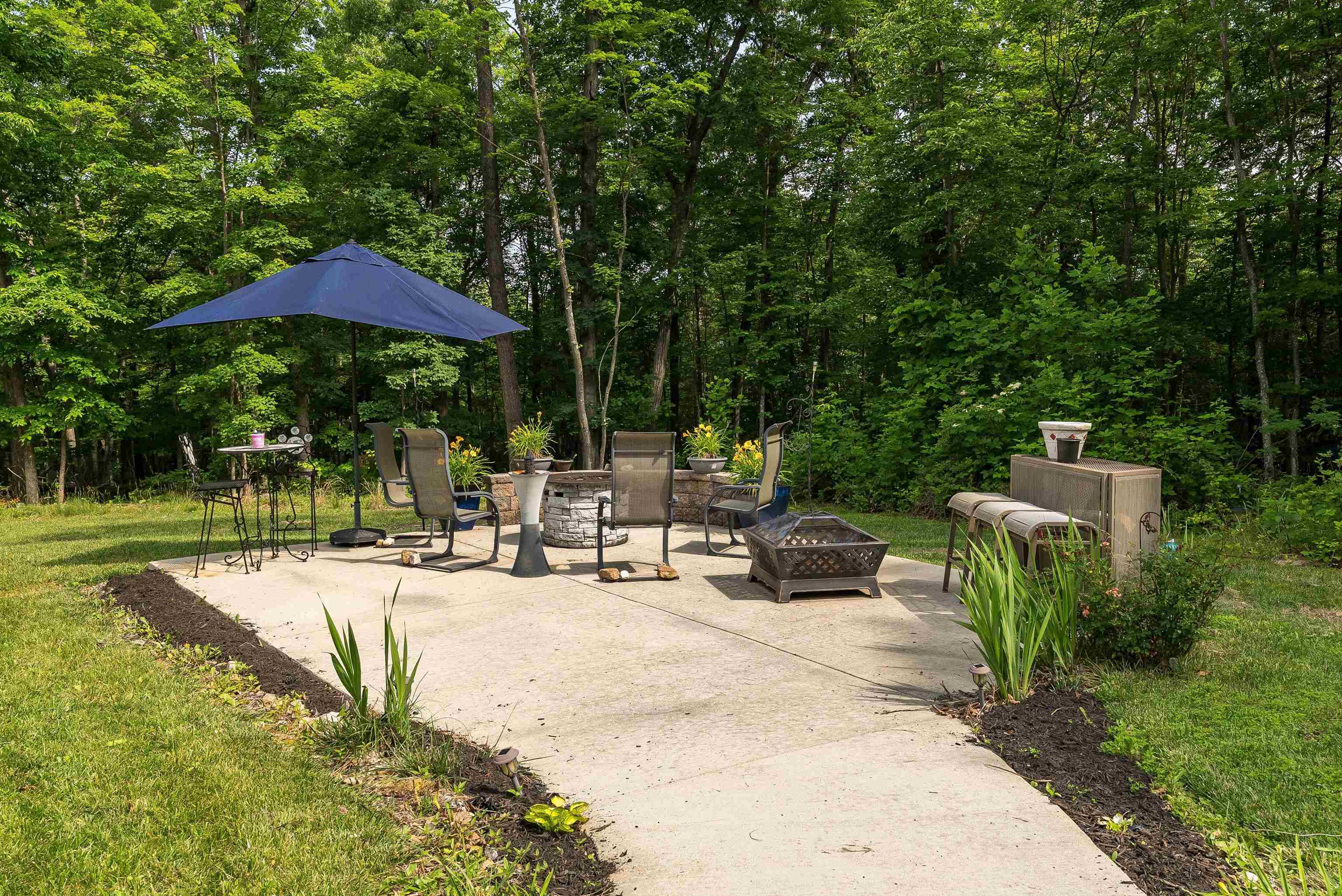 2749 E LEE HWY, NEW MARKET, Virginia 22844, 4 Bedrooms Bedrooms, ,2 BathroomsBathrooms,Residential,2749 E LEE HWY,665884 MLS # 665884