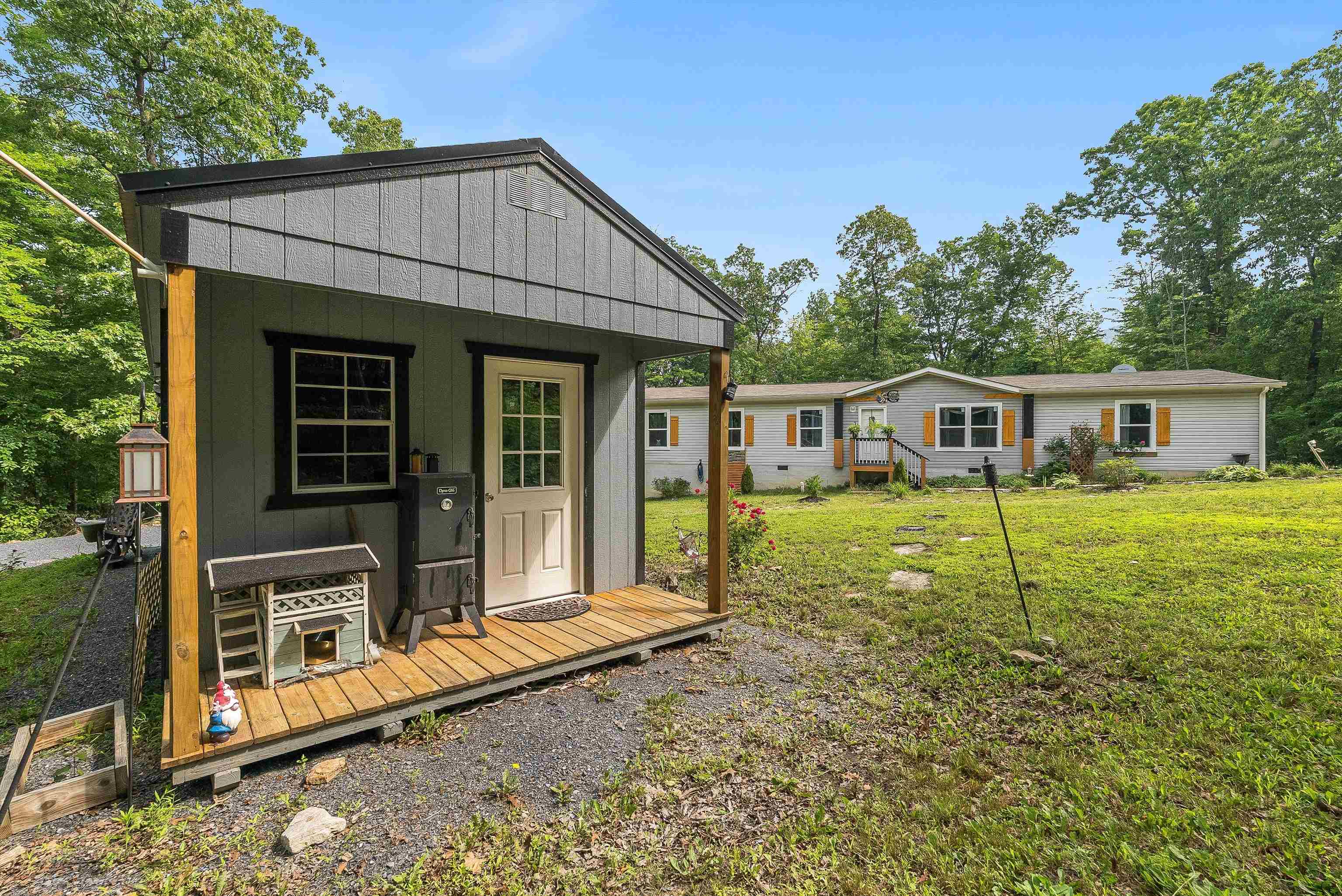 2749 E LEE HWY, NEW MARKET, Virginia 22844, 4 Bedrooms Bedrooms, ,2 BathroomsBathrooms,Residential,2749 E LEE HWY,665884 MLS # 665884