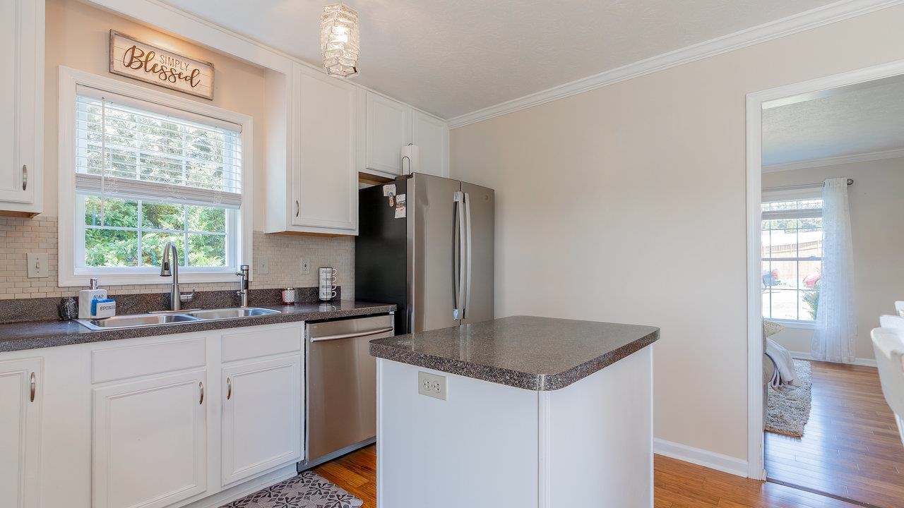 1411 SHENSTONE DR, HARRISONBURG, Virginia 22802, 4 Bedrooms Bedrooms, ,3 BathroomsBathrooms,Residential,1411 SHENSTONE DR,665893 MLS # 665893