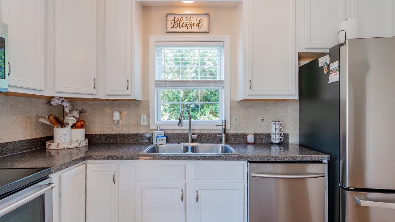 1411 SHENSTONE DR, HARRISONBURG, Virginia 22802, 4 Bedrooms Bedrooms, ,3 BathroomsBathrooms,Residential,1411 SHENSTONE DR,665893 MLS # 665893