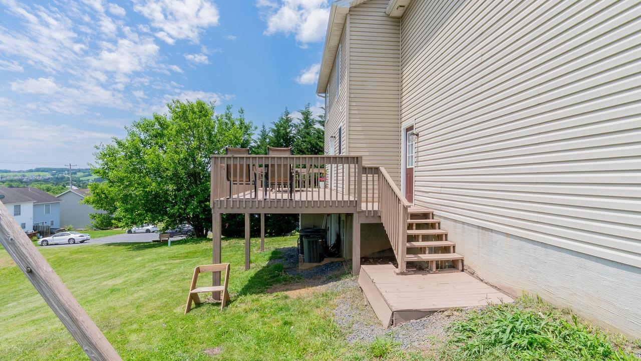 1411 SHENSTONE DR, HARRISONBURG, Virginia 22802, 4 Bedrooms Bedrooms, ,3 BathroomsBathrooms,Residential,1411 SHENSTONE DR,665893 MLS # 665893