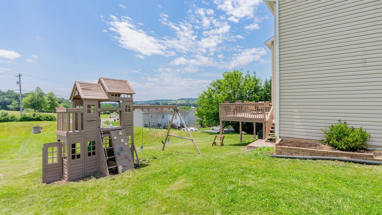 1411 SHENSTONE DR, HARRISONBURG, Virginia 22802, 4 Bedrooms Bedrooms, ,3 BathroomsBathrooms,Residential,1411 SHENSTONE DR,665893 MLS # 665893