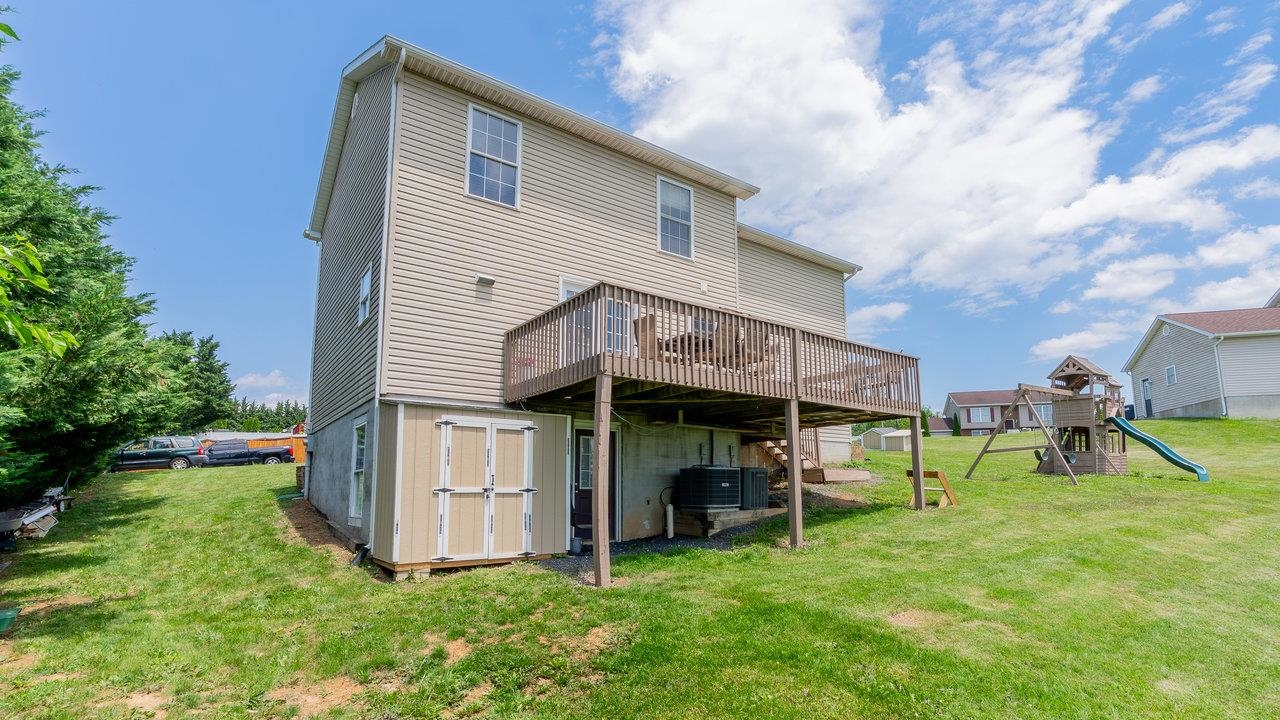 1411 SHENSTONE DR, HARRISONBURG, Virginia 22802, 4 Bedrooms Bedrooms, ,3 BathroomsBathrooms,Residential,1411 SHENSTONE DR,665893 MLS # 665893