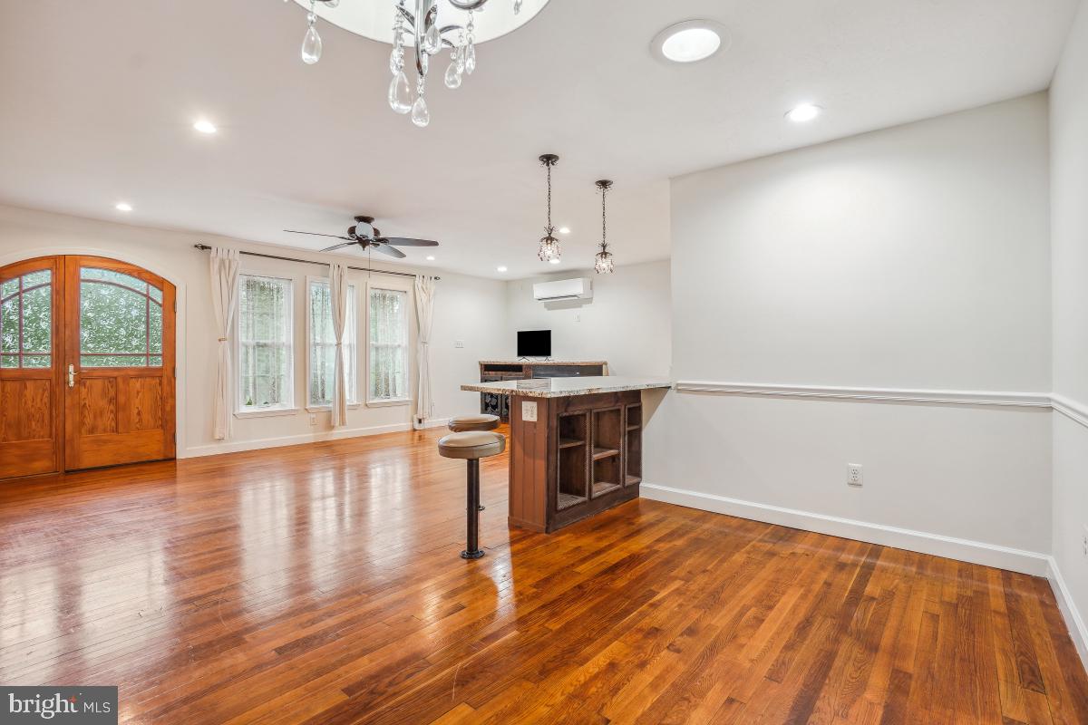 905 BURKE DR, WOODBRIDGE, Virginia 22191, 3 Bedrooms Bedrooms, ,2 BathroomsBathrooms,Residential,For sale,905 BURKE DR,VAPW2094038 MLS # VAPW2094038
