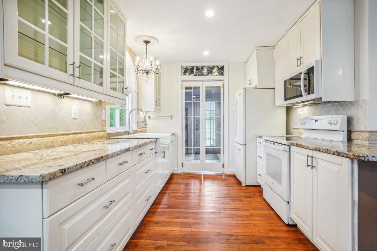 905 BURKE DR, WOODBRIDGE, Virginia 22191, 3 Bedrooms Bedrooms, ,2 BathroomsBathrooms,Residential,For sale,905 BURKE DR,VAPW2094038 MLS # VAPW2094038