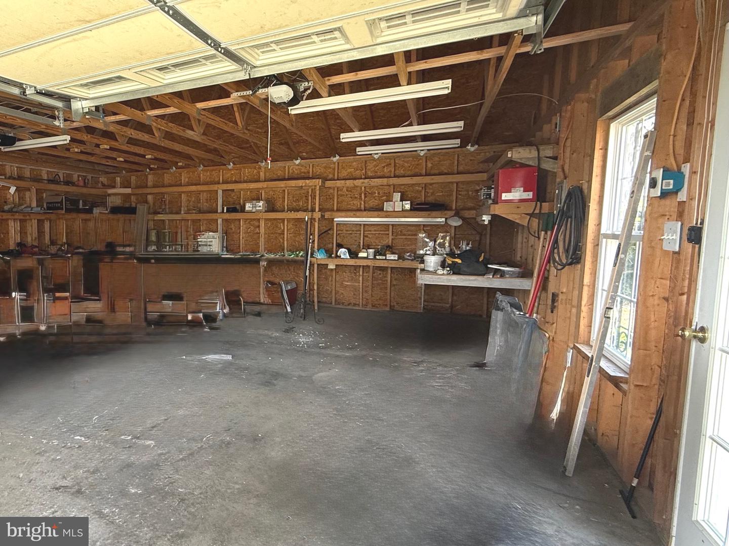 905 BURKE DR, WOODBRIDGE, Virginia 22191, 3 Bedrooms Bedrooms, ,2 BathroomsBathrooms,Residential,For sale,905 BURKE DR,VAPW2094038 MLS # VAPW2094038