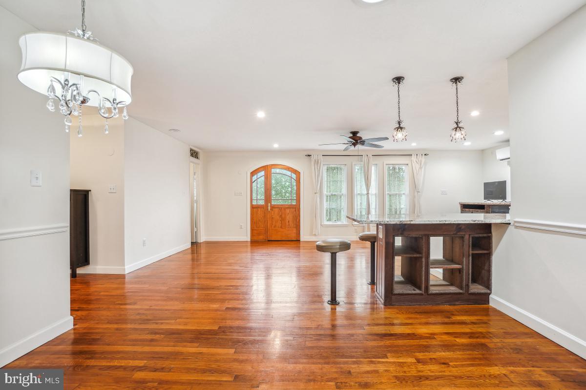 905 BURKE DR, WOODBRIDGE, Virginia 22191, 3 Bedrooms Bedrooms, ,2 BathroomsBathrooms,Residential,For sale,905 BURKE DR,VAPW2094038 MLS # VAPW2094038