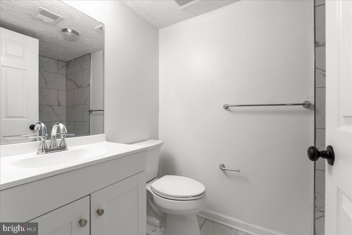 3371 YOST LN #201, DUMFRIES, Virginia 22026, 2 Bedrooms Bedrooms, ,2 BathroomsBathrooms,Residential,For sale,3371 YOST LN #201,VAPW2094400 MLS # VAPW2094400