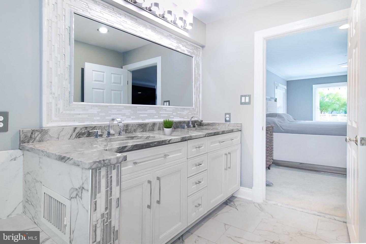 13500 OVER RIDGE CT, CHANTILLY, Virginia 20151, 5 Bedrooms Bedrooms, ,3 BathroomsBathrooms,Residential,For sale,13500 OVER RIDGE CT,VAFX2240270 MLS # VAFX2240270