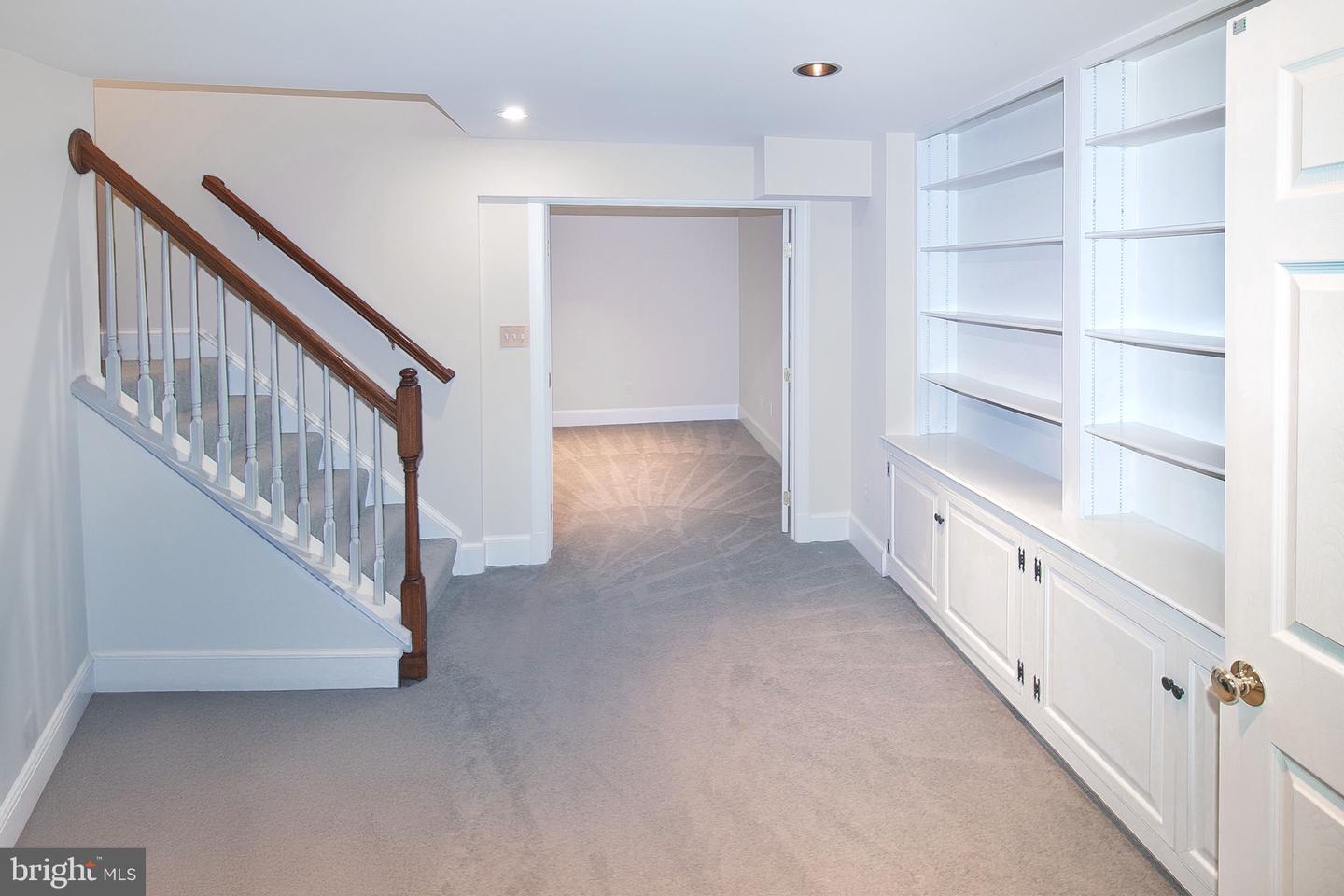 13500 OVER RIDGE CT, CHANTILLY, Virginia 20151, 5 Bedrooms Bedrooms, ,3 BathroomsBathrooms,Residential,For sale,13500 OVER RIDGE CT,VAFX2240270 MLS # VAFX2240270