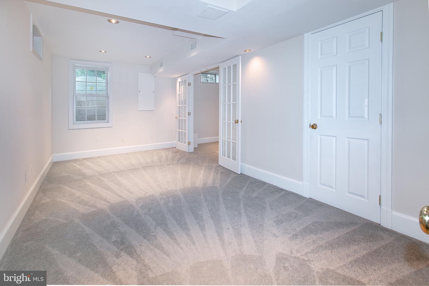 13500 OVER RIDGE CT, CHANTILLY, Virginia 20151, 5 Bedrooms Bedrooms, ,3 BathroomsBathrooms,Residential,For sale,13500 OVER RIDGE CT,VAFX2240270 MLS # VAFX2240270