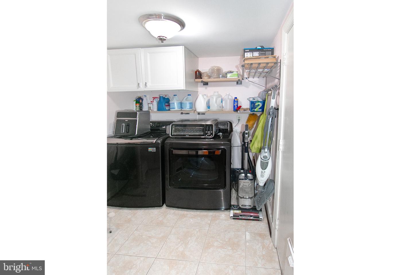13500 OVER RIDGE CT, CHANTILLY, Virginia 20151, 5 Bedrooms Bedrooms, ,3 BathroomsBathrooms,Residential,For sale,13500 OVER RIDGE CT,VAFX2240270 MLS # VAFX2240270