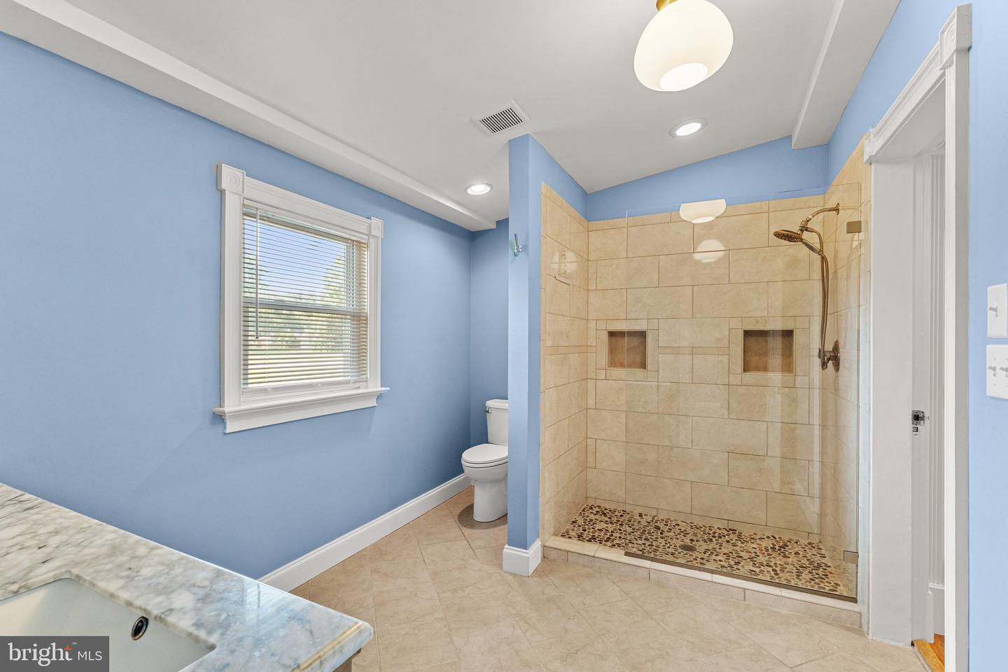 370 KING CARTER DR, IRVINGTON, Virginia 22480, 3 Bedrooms Bedrooms, 7 Rooms Rooms,2 BathroomsBathrooms,Residential,For sale,370 KING CARTER DR,VALV2000800 MLS # VALV2000800