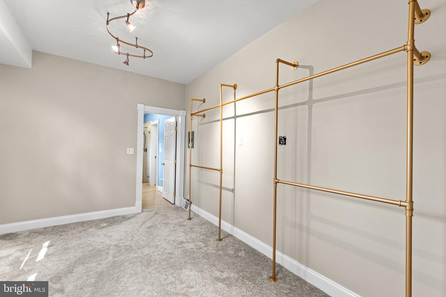 370 KING CARTER DR, IRVINGTON, Virginia 22480, 3 Bedrooms Bedrooms, 7 Rooms Rooms,2 BathroomsBathrooms,Residential,For sale,370 KING CARTER DR,VALV2000800 MLS # VALV2000800