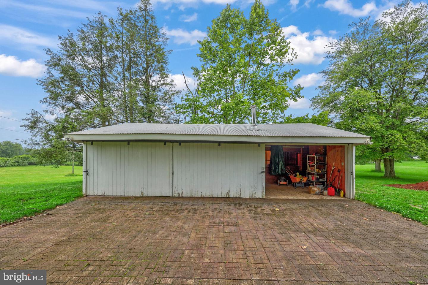 39747 THE NARROWS RD, WATERFORD, Virginia 20197, 5 Bedrooms Bedrooms, ,2 BathroomsBathrooms,Residential,For sale,39747 THE NARROWS RD,VALO2096534 MLS # VALO2096534