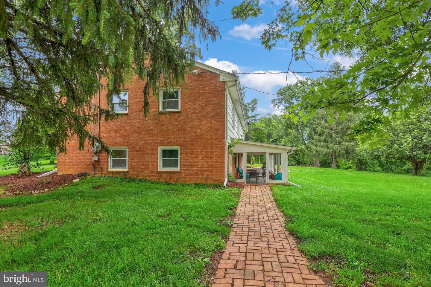 39747 THE NARROWS RD, WATERFORD, Virginia 20197, 5 Bedrooms Bedrooms, ,2 BathroomsBathrooms,Residential,For sale,39747 THE NARROWS RD,VALO2096534 MLS # VALO2096534