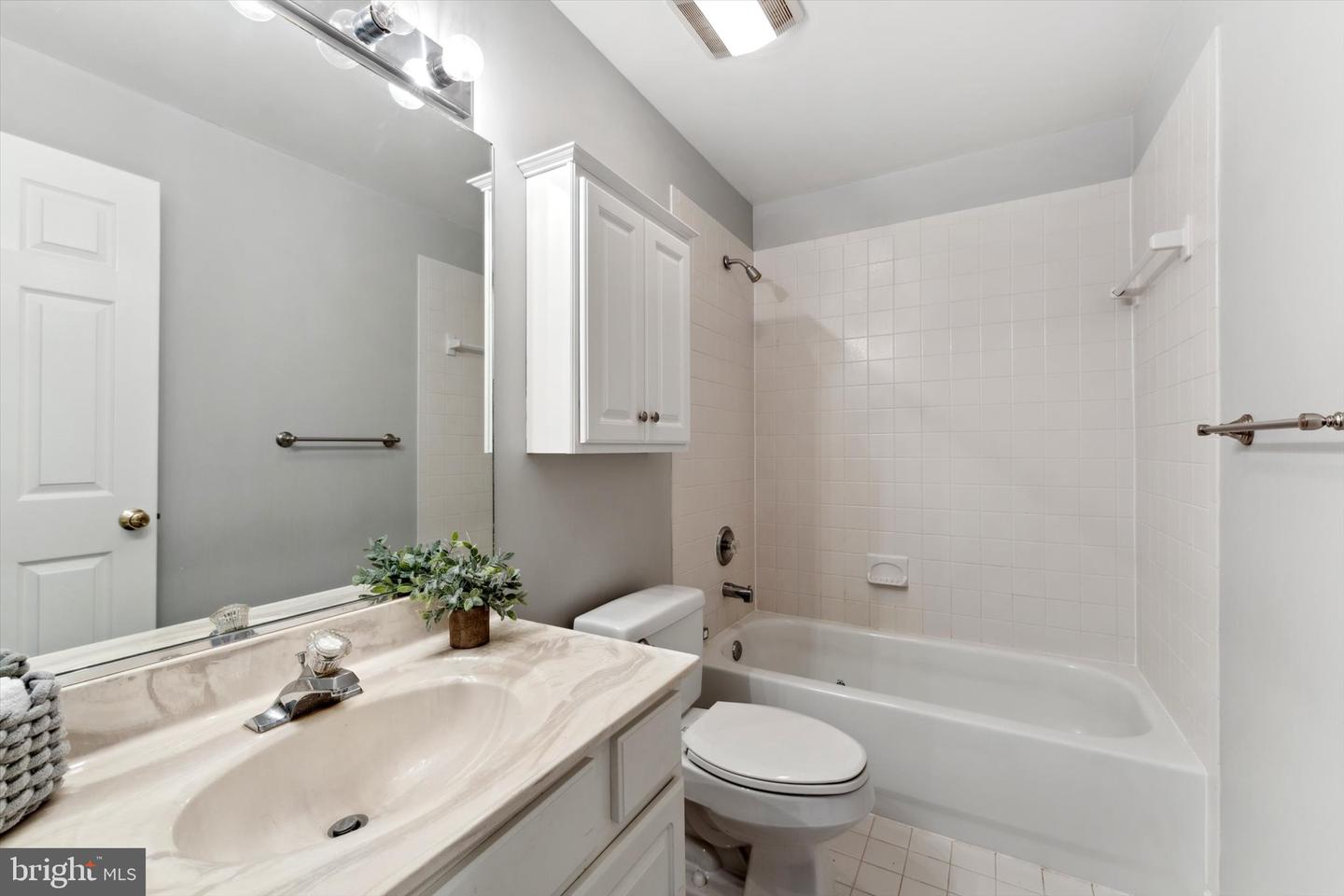 6422 VIEW CT, BROAD RUN, Virginia 20137, 5 Bedrooms Bedrooms, ,3 BathroomsBathrooms,Residential,For sale,6422 VIEW CT,VAFQ2016658 MLS # VAFQ2016658