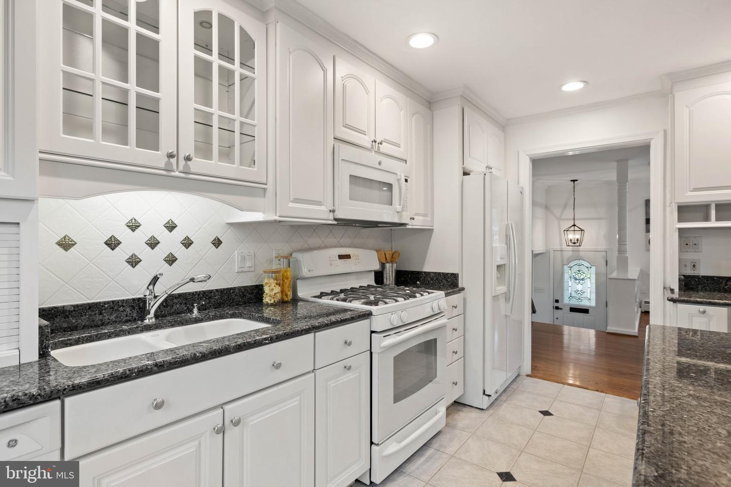 10717 HOWERTON AVE, FAIRFAX, Virginia 22030, 5 Bedrooms Bedrooms, ,3 BathroomsBathrooms,Residential,For sale,10717 HOWERTON AVE,VAFC2006332 MLS # VAFC2006332