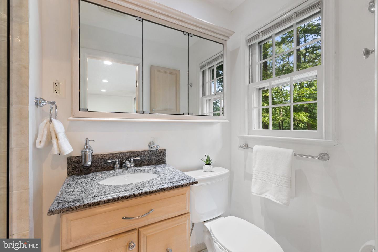 10717 HOWERTON AVE, FAIRFAX, Virginia 22030, 5 Bedrooms Bedrooms, ,3 BathroomsBathrooms,Residential,For sale,10717 HOWERTON AVE,VAFC2006332 MLS # VAFC2006332