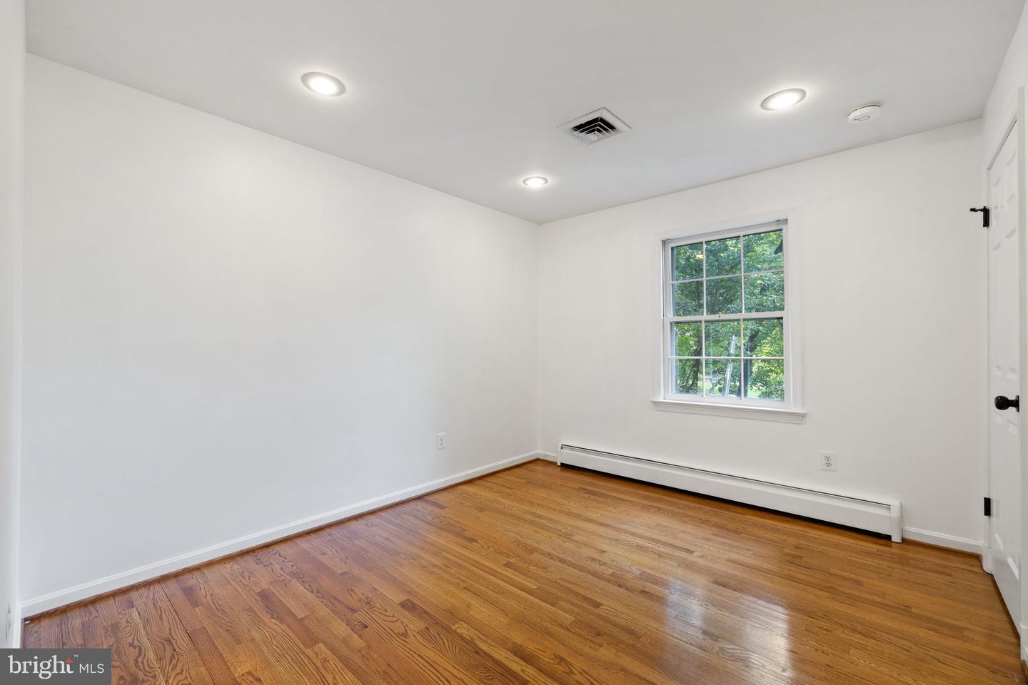 10717 HOWERTON AVE, FAIRFAX, Virginia 22030, 5 Bedrooms Bedrooms, ,3 BathroomsBathrooms,Residential,For sale,10717 HOWERTON AVE,VAFC2006332 MLS # VAFC2006332
