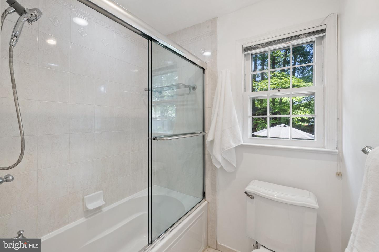 10717 HOWERTON AVE, FAIRFAX, Virginia 22030, 5 Bedrooms Bedrooms, ,3 BathroomsBathrooms,Residential,For sale,10717 HOWERTON AVE,VAFC2006332 MLS # VAFC2006332