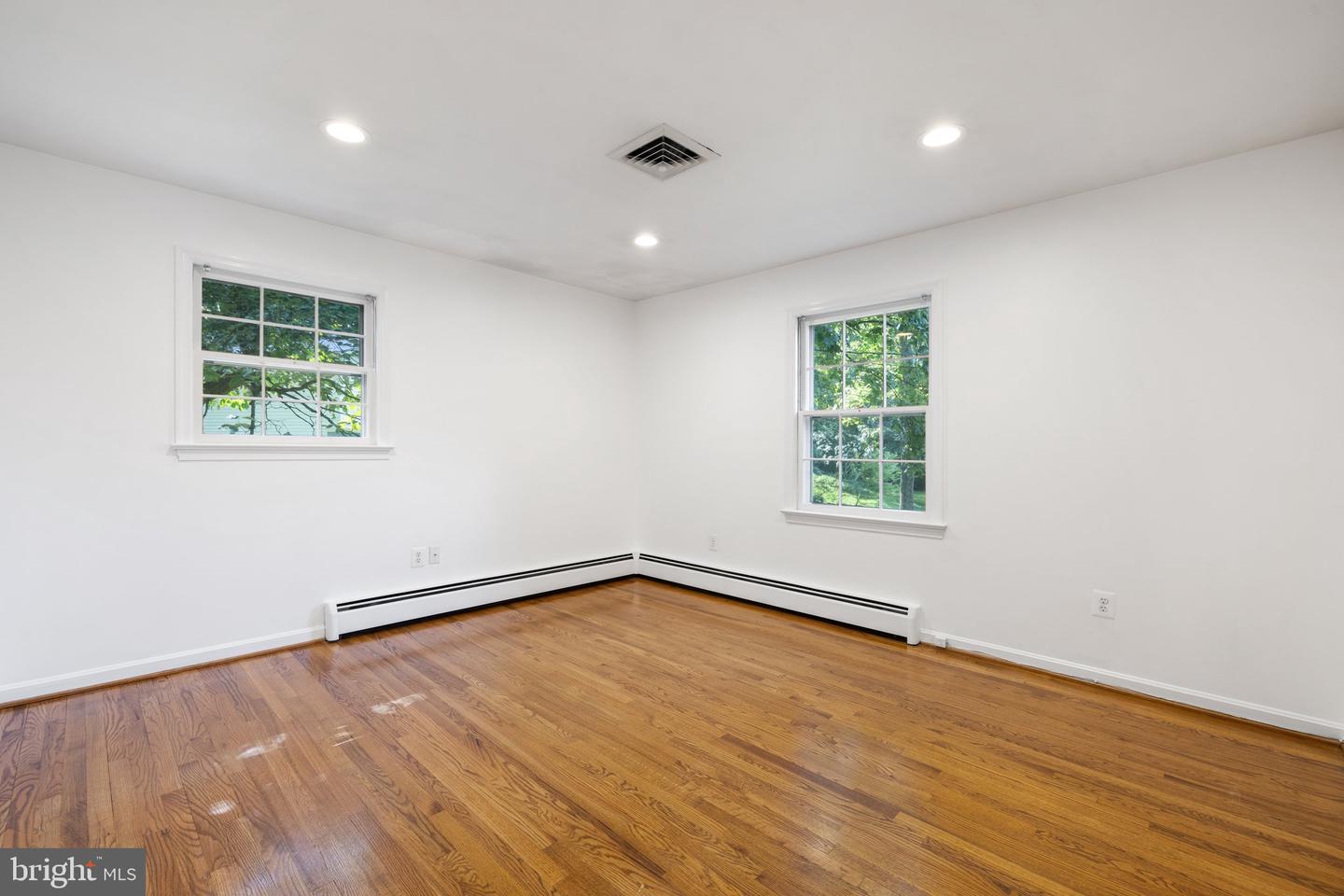 10717 HOWERTON AVE, FAIRFAX, Virginia 22030, 5 Bedrooms Bedrooms, ,3 BathroomsBathrooms,Residential,For sale,10717 HOWERTON AVE,VAFC2006332 MLS # VAFC2006332