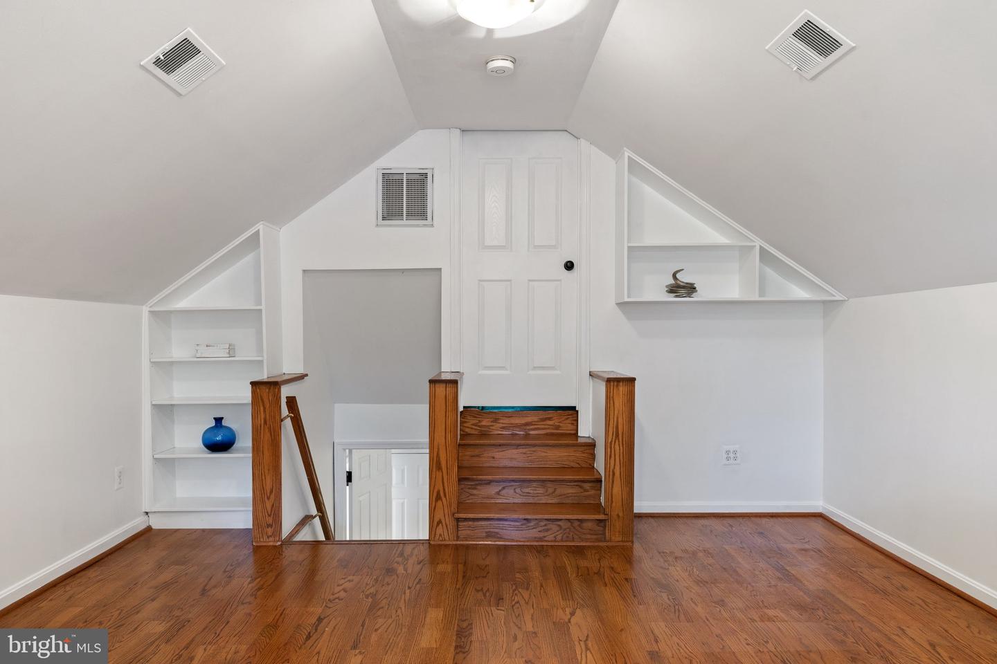 10717 HOWERTON AVE, FAIRFAX, Virginia 22030, 5 Bedrooms Bedrooms, ,3 BathroomsBathrooms,Residential,For sale,10717 HOWERTON AVE,VAFC2006332 MLS # VAFC2006332
