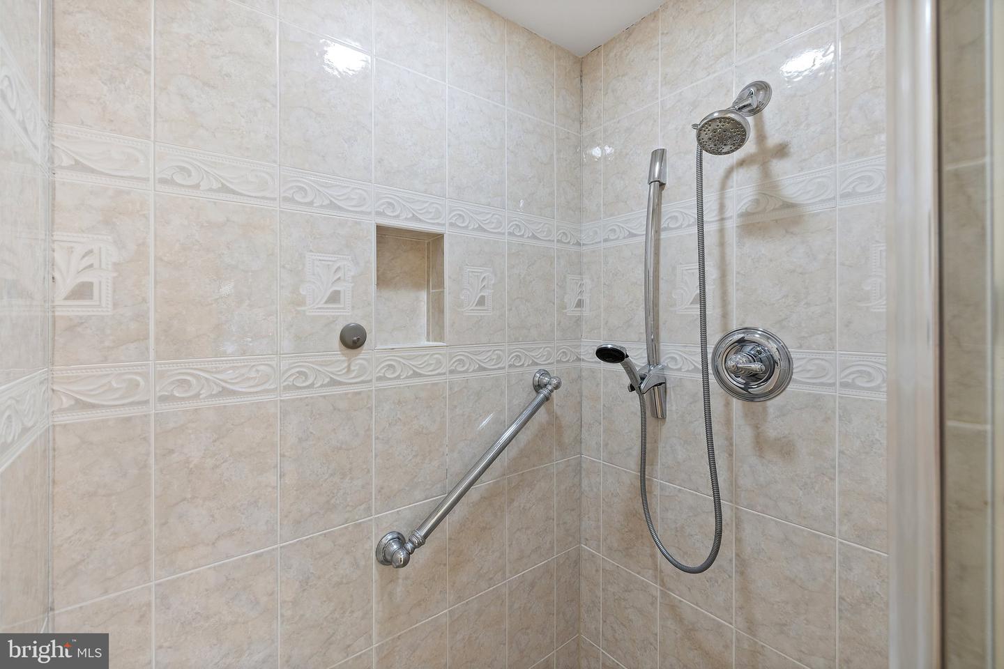 10717 HOWERTON AVE, FAIRFAX, Virginia 22030, 5 Bedrooms Bedrooms, ,3 BathroomsBathrooms,Residential,For sale,10717 HOWERTON AVE,VAFC2006332 MLS # VAFC2006332