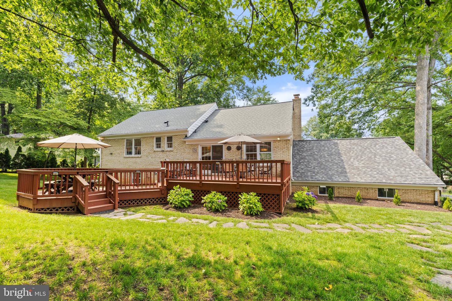10717 HOWERTON AVE, FAIRFAX, Virginia 22030, 5 Bedrooms Bedrooms, ,3 BathroomsBathrooms,Residential,For sale,10717 HOWERTON AVE,VAFC2006332 MLS # VAFC2006332