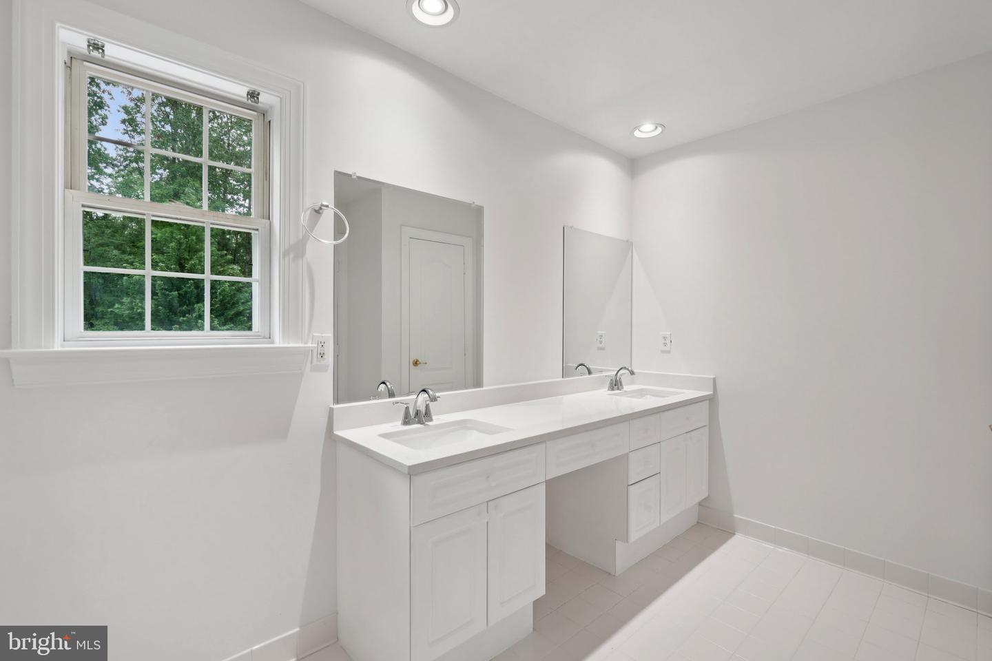 13432 CLASSIC OAKS CT, MANASSAS, Virginia 20112, 5 Bedrooms Bedrooms, ,4 BathroomsBathrooms,Residential,For sale,13432 CLASSIC OAKS CT,VAPW2094966 MLS # VAPW2094966