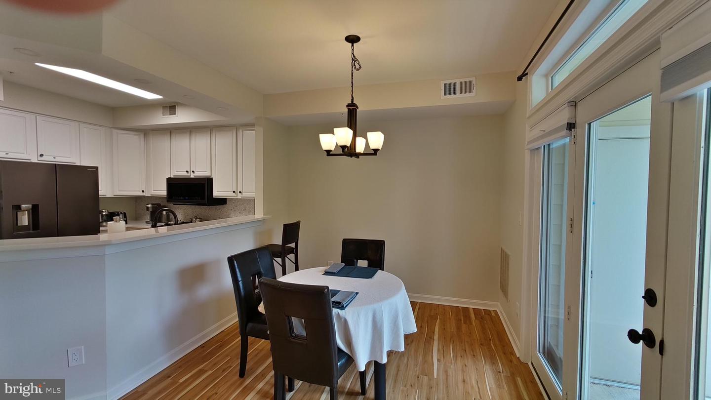 1304-B GARDEN WALL CIR #105, RESTON, Virginia 20194, 2 Bedrooms Bedrooms, ,2 BathroomsBathrooms,Residential,For sale,1304-B GARDEN WALL CIR #105,VAFX2241880 MLS # VAFX2241880