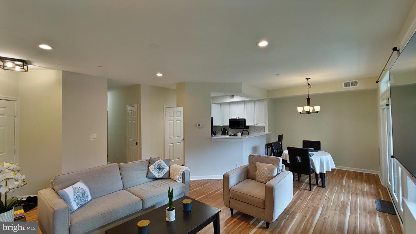 1304-B GARDEN WALL CIR #105, RESTON, Virginia 20194, 2 Bedrooms Bedrooms, ,2 BathroomsBathrooms,Residential,For sale,1304-B GARDEN WALL CIR #105,VAFX2241880 MLS # VAFX2241880