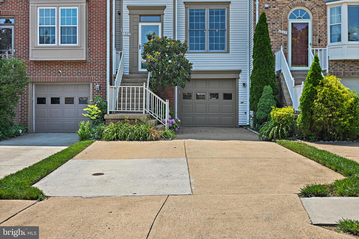 1205 BOND ST, HERNDON, Virginia 20170, 3 Bedrooms Bedrooms, ,2 BathroomsBathrooms,Residential,For sale,1205 BOND ST,VAFX2241950 MLS # VAFX2241950