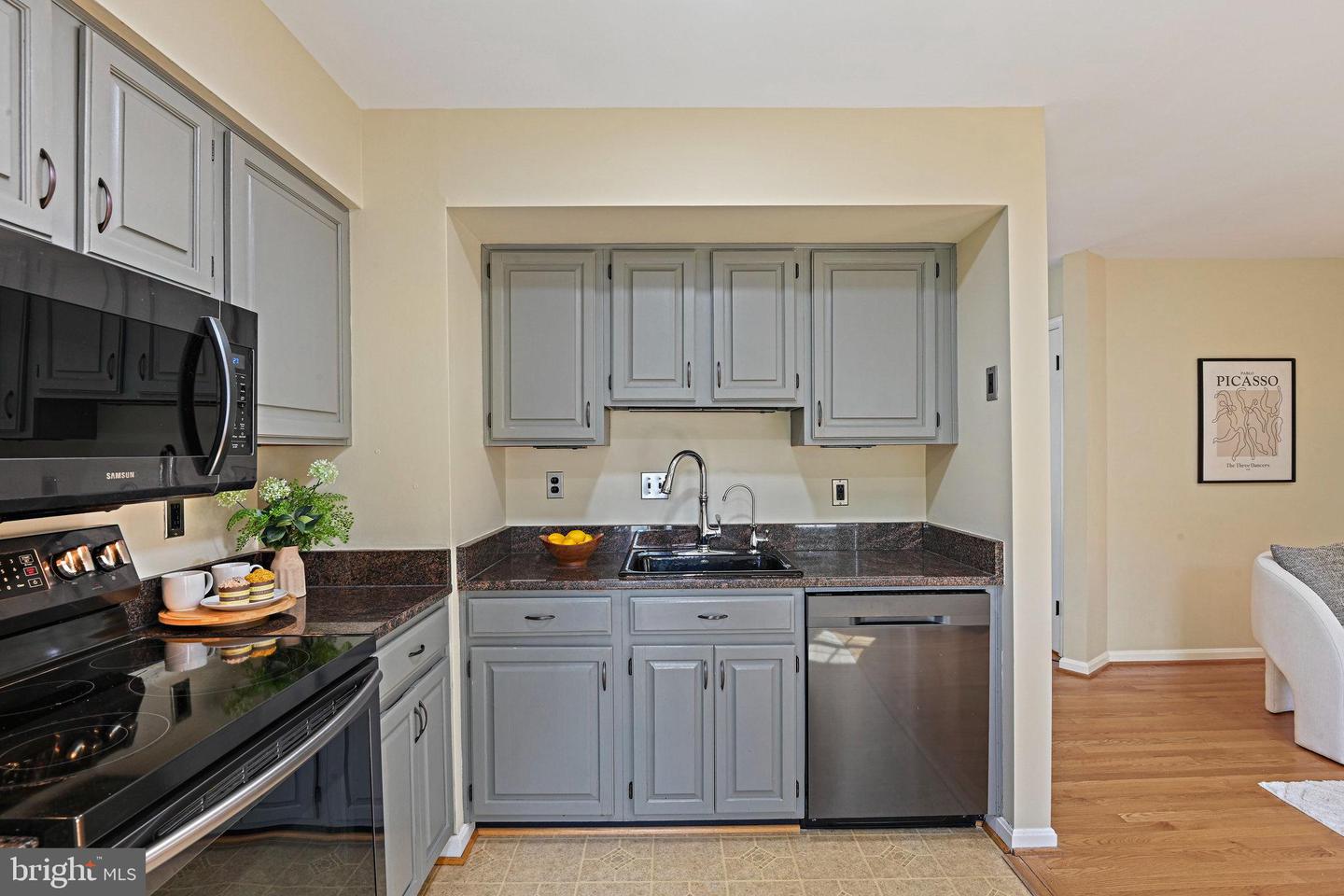 1205 BOND ST, HERNDON, Virginia 20170, 3 Bedrooms Bedrooms, ,2 BathroomsBathrooms,Residential,For sale,1205 BOND ST,VAFX2241950 MLS # VAFX2241950