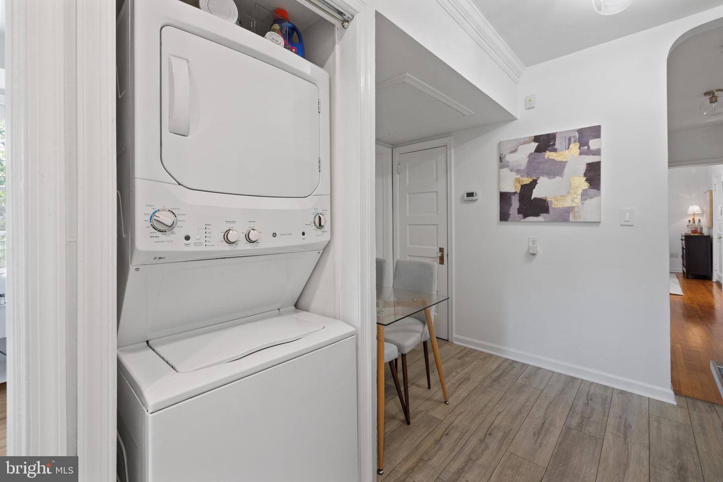 3 RUSSELL RD #3B, ALEXANDRIA, Virginia 22301, 2 Bedrooms Bedrooms, ,1 BathroomBathrooms,Residential,For sale,3 RUSSELL RD #3B,VAAX2045646 MLS # VAAX2045646