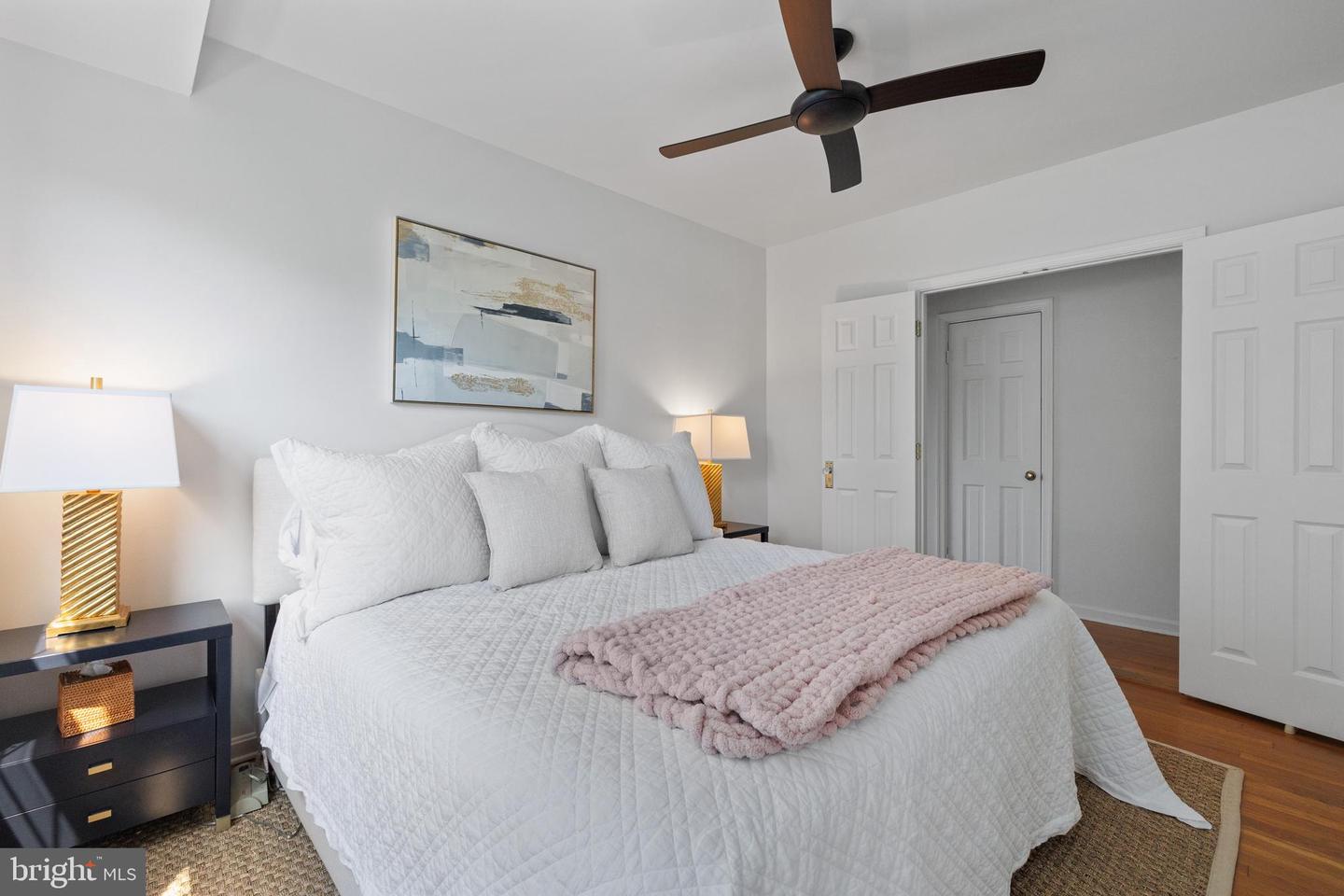 3 RUSSELL RD #3B, ALEXANDRIA, Virginia 22301, 2 Bedrooms Bedrooms, ,1 BathroomBathrooms,Residential,For sale,3 RUSSELL RD #3B,VAAX2045646 MLS # VAAX2045646