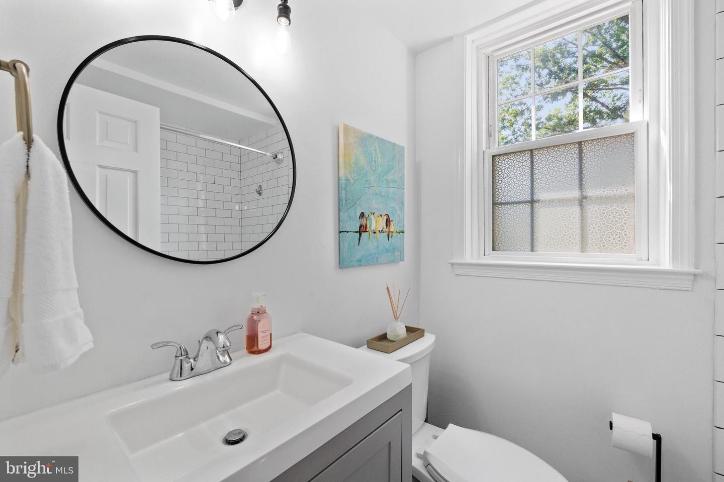 3 RUSSELL RD #3B, ALEXANDRIA, Virginia 22301, 2 Bedrooms Bedrooms, ,1 BathroomBathrooms,Residential,For sale,3 RUSSELL RD #3B,VAAX2045646 MLS # VAAX2045646
