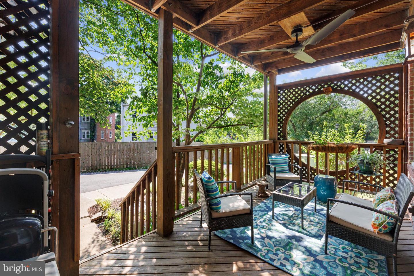 3 RUSSELL RD #3B, ALEXANDRIA, Virginia 22301, 2 Bedrooms Bedrooms, ,1 BathroomBathrooms,Residential,For sale,3 RUSSELL RD #3B,VAAX2045646 MLS # VAAX2045646